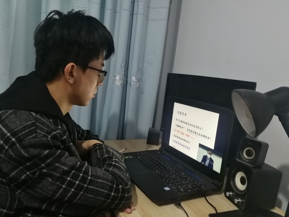 3.绅士漫画
一堂特殊课.jpg