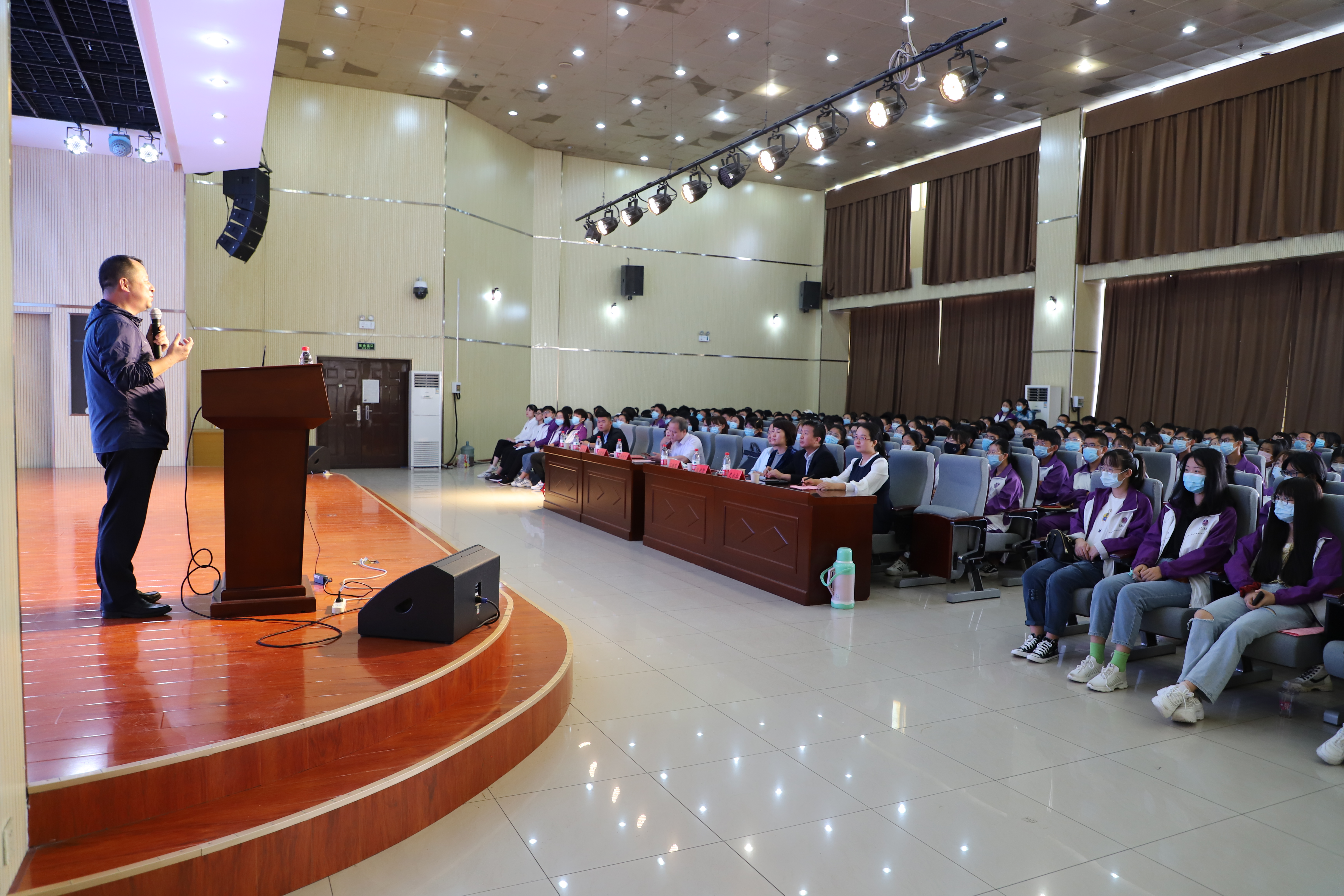 2020.9.27 第十期名家进课堂（新闻）.jpg